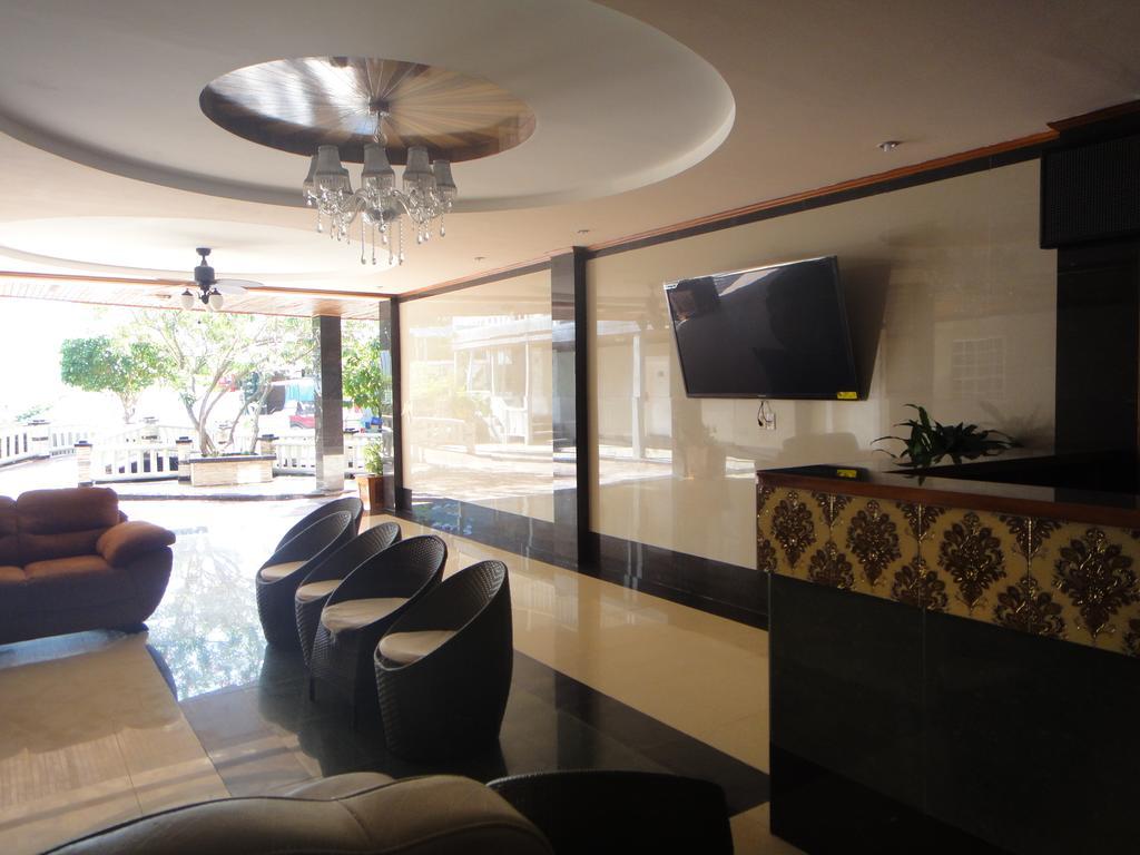 קיי קולקר China Town Hotel מראה חיצוני תמונה