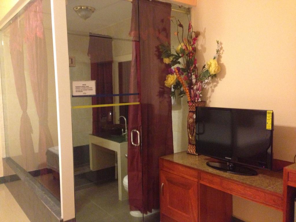 קיי קולקר China Town Hotel מראה חיצוני תמונה