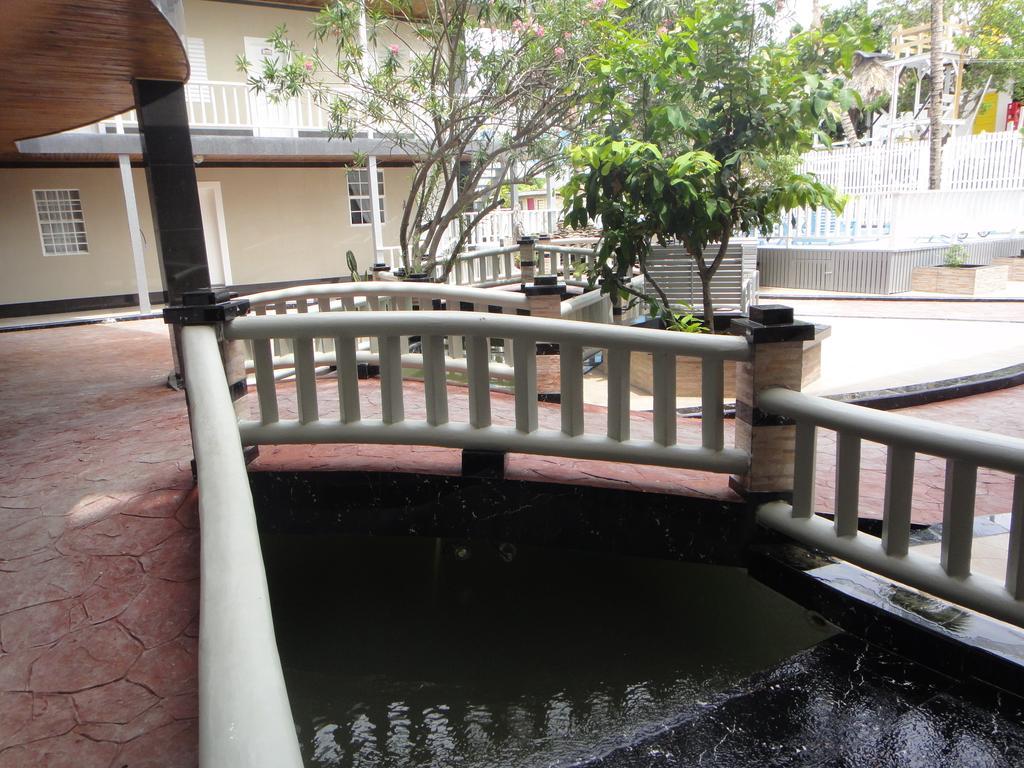 קיי קולקר China Town Hotel מראה חיצוני תמונה