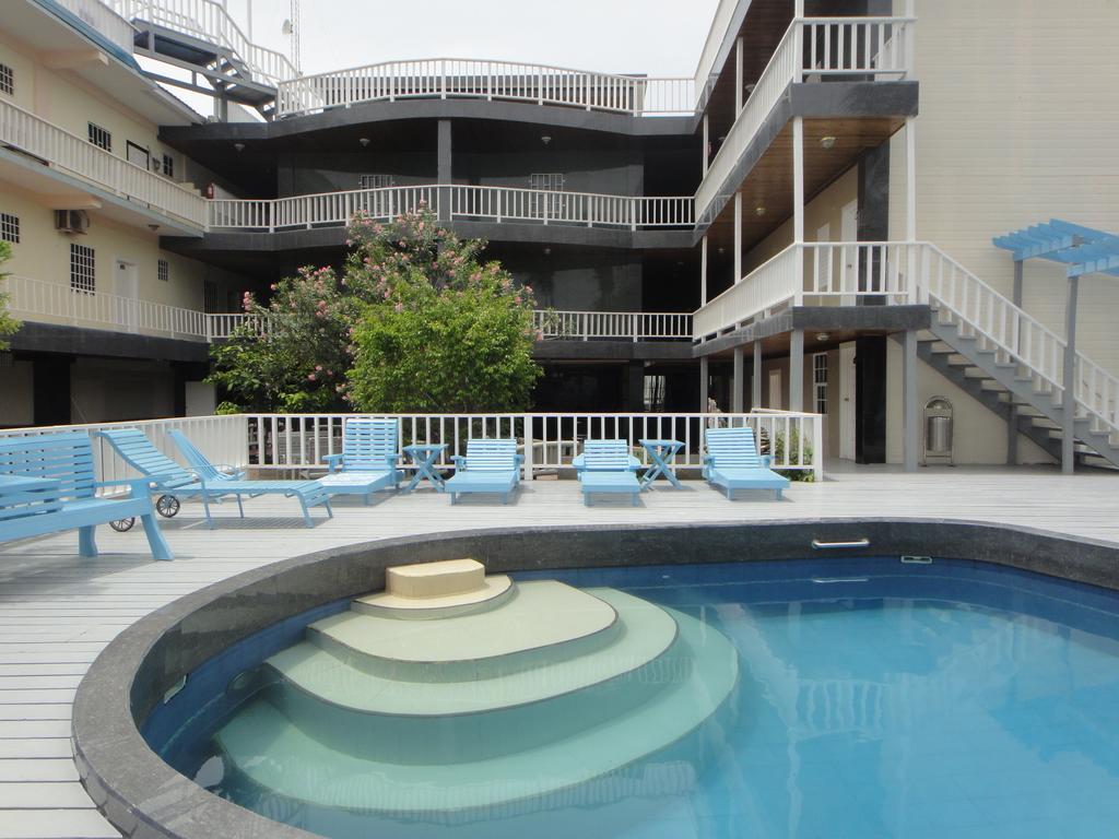 קיי קולקר China Town Hotel מראה חיצוני תמונה