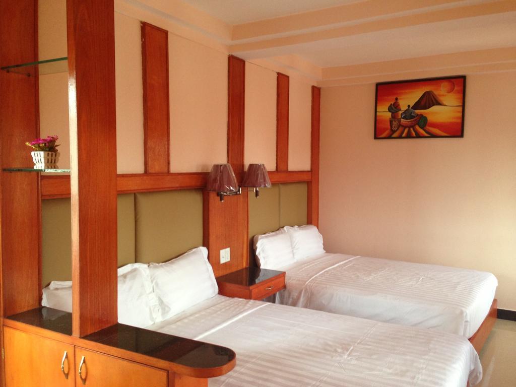 קיי קולקר China Town Hotel מראה חיצוני תמונה