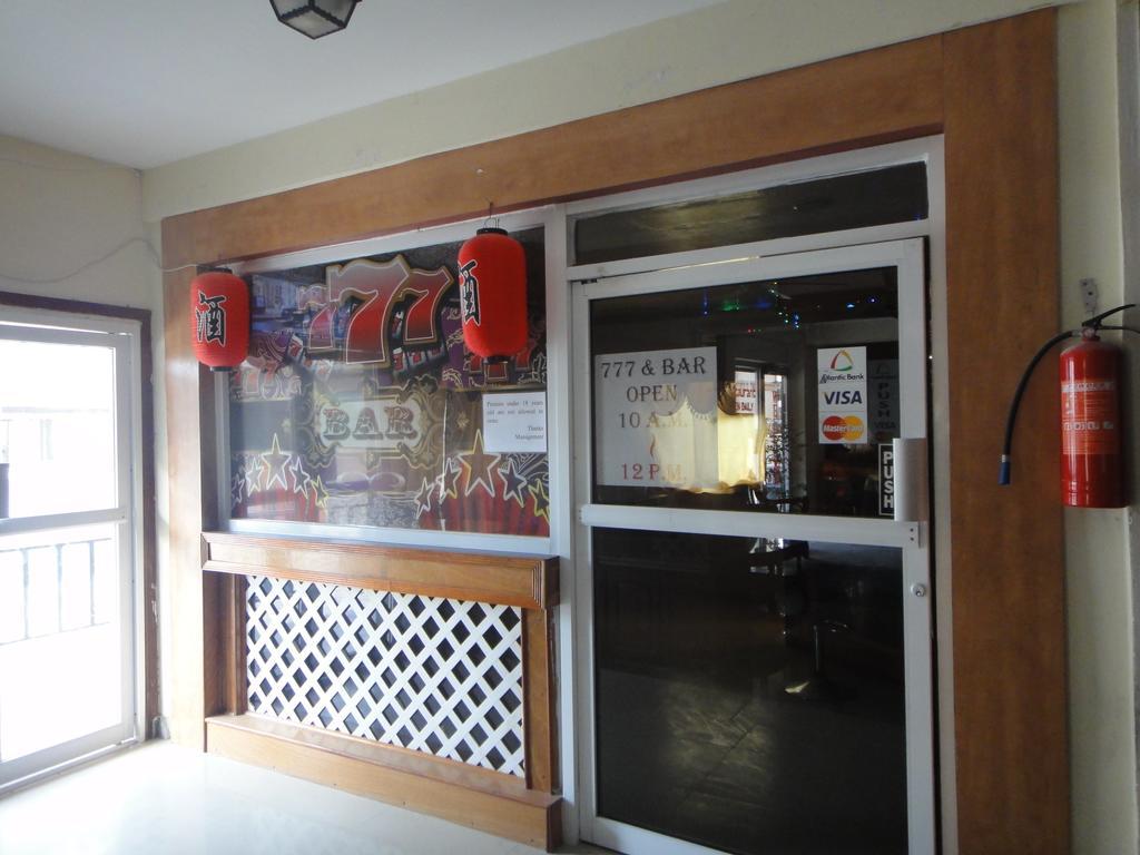 קיי קולקר China Town Hotel מראה חיצוני תמונה