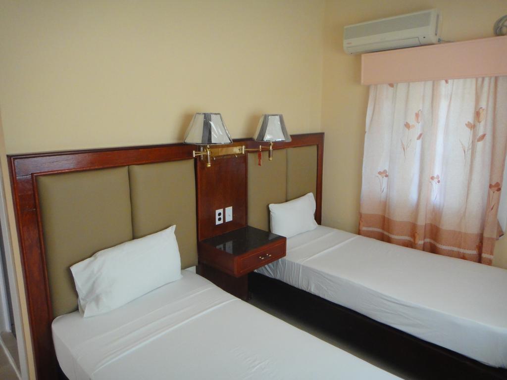 קיי קולקר China Town Hotel מראה חיצוני תמונה