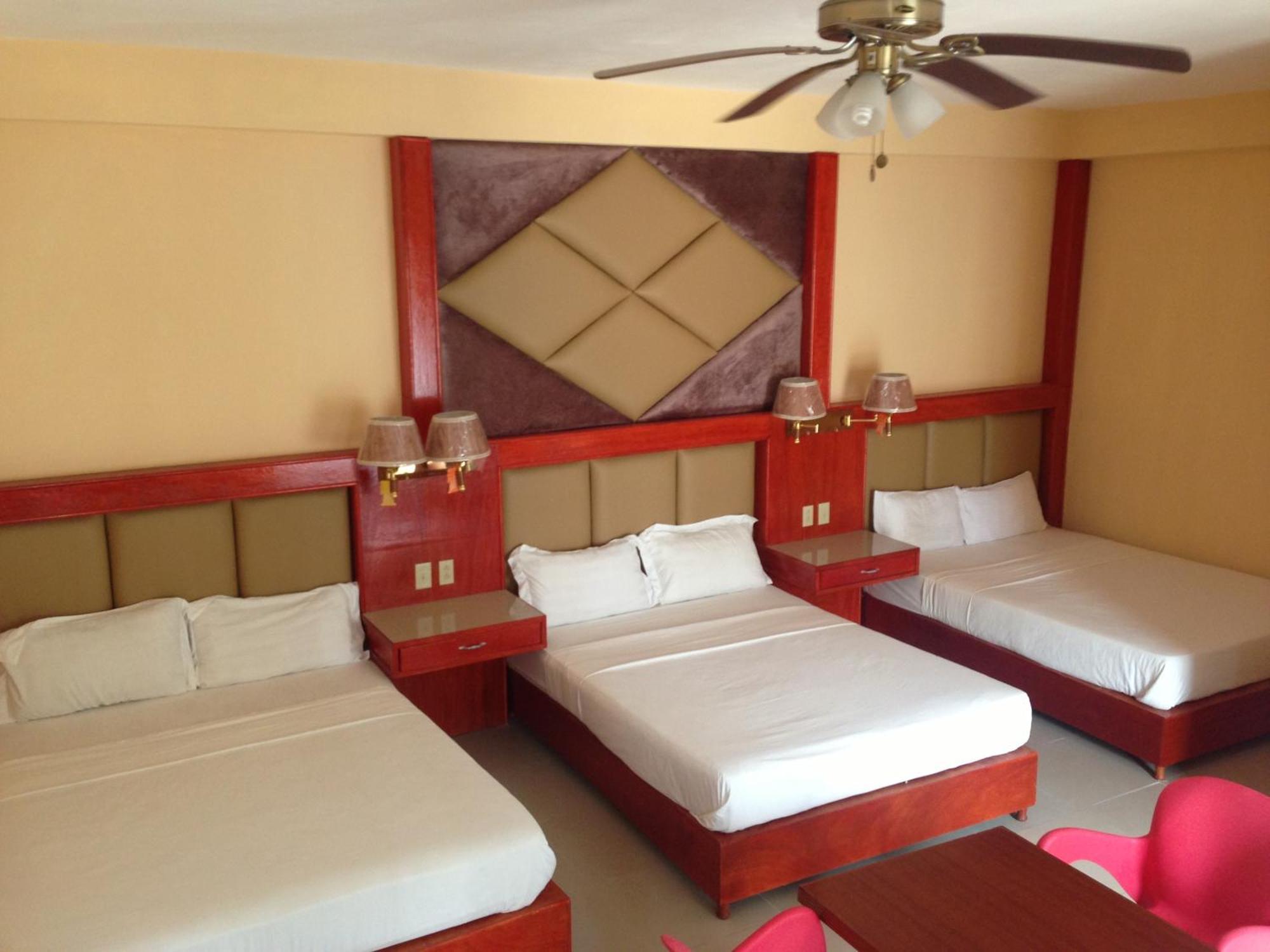 קיי קולקר China Town Hotel מראה חיצוני תמונה