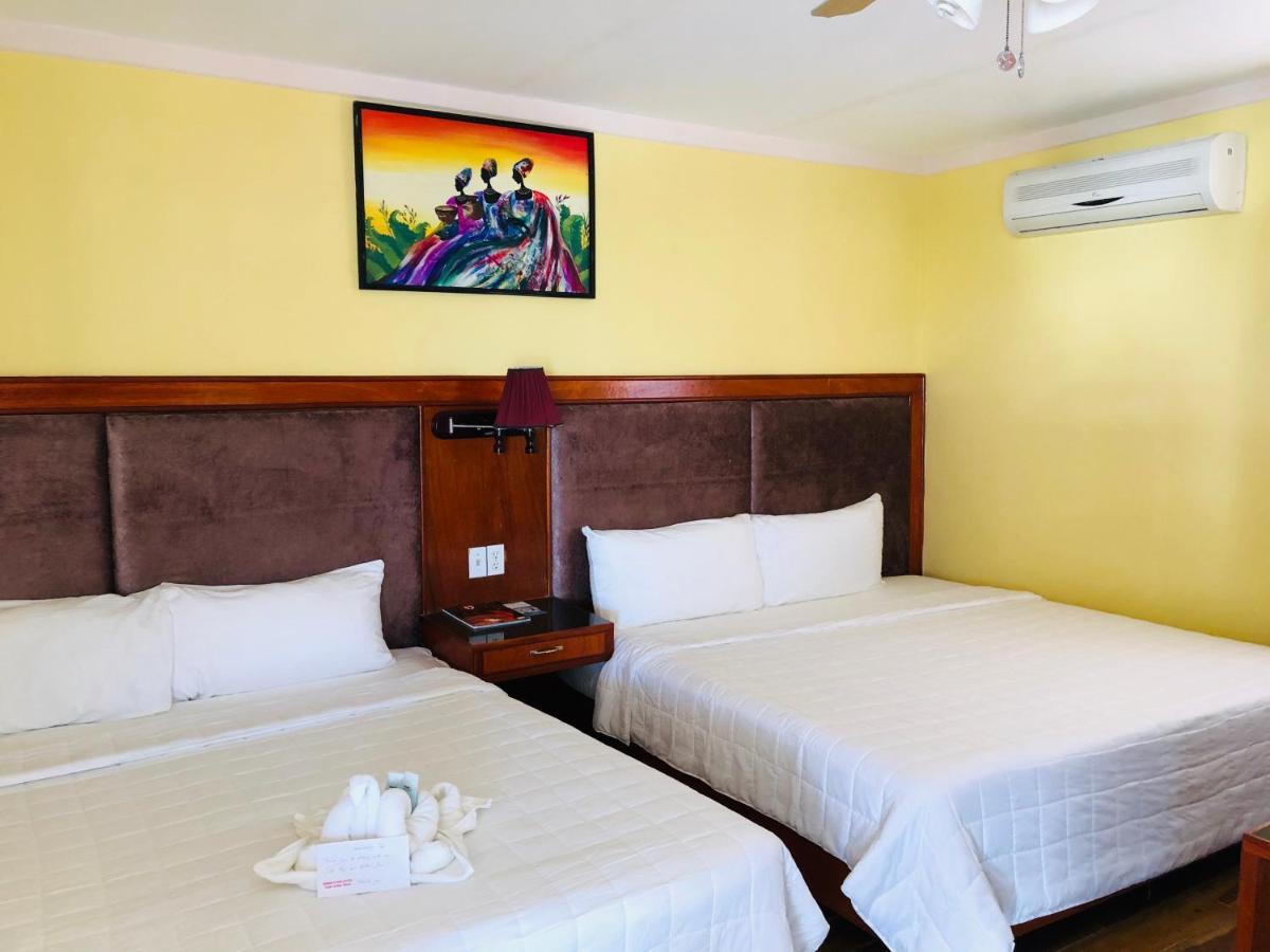 קיי קולקר China Town Hotel מראה חיצוני תמונה